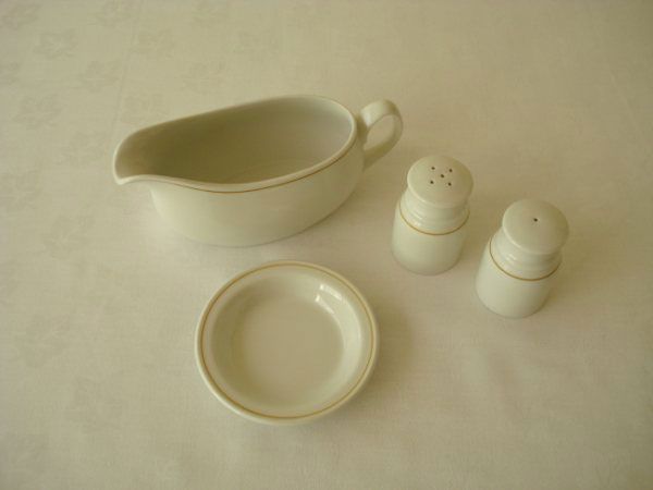 3 / 10 Sauce Boat, Catering Supplies in Swindon, Wiltshire